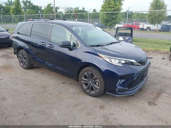 2022 TOYOTA SIENNA XSE — I1