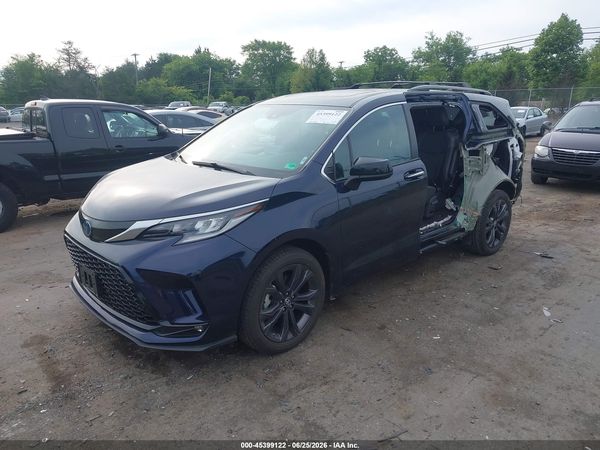 2022 TOYOTA SIENNA — I2