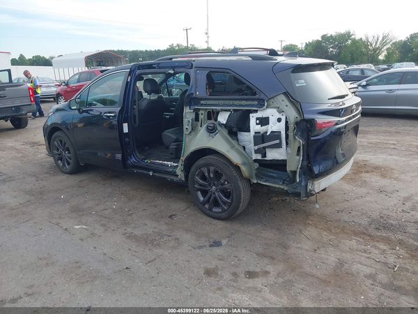 2022 TOYOTA SIENNA XSE — I3