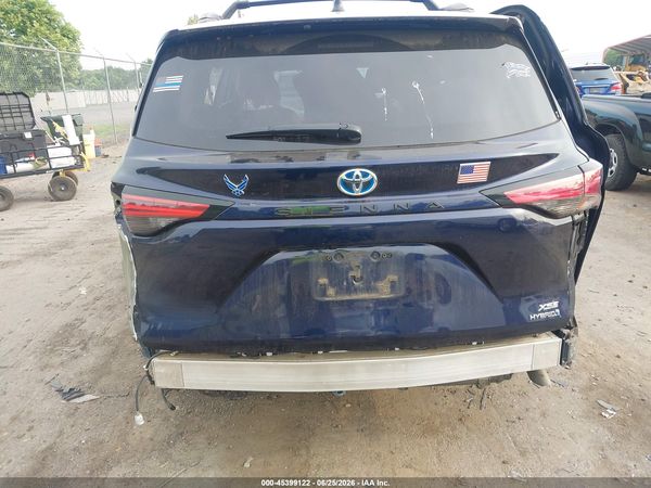 2022 TOYOTA SIENNA XSE — I6