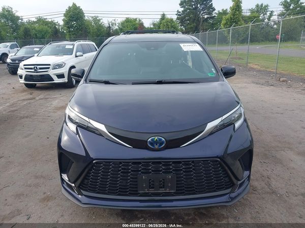 2022 TOYOTA SIENNA XSE — I115