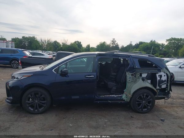 2022 TOYOTA SIENNA XSE — I117