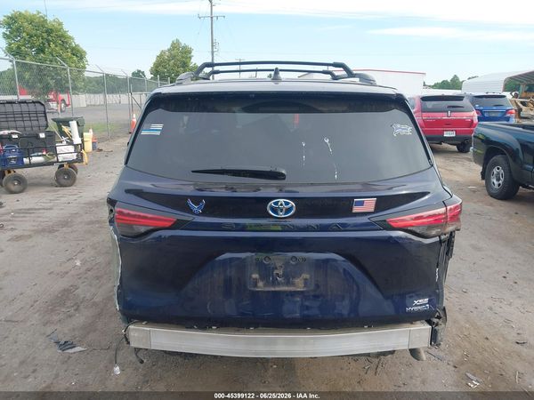 2022 TOYOTA SIENNA XSE — I119