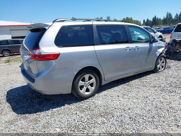 2017 TOYOTA SIENNA LE 8 PASSENGER — I4
