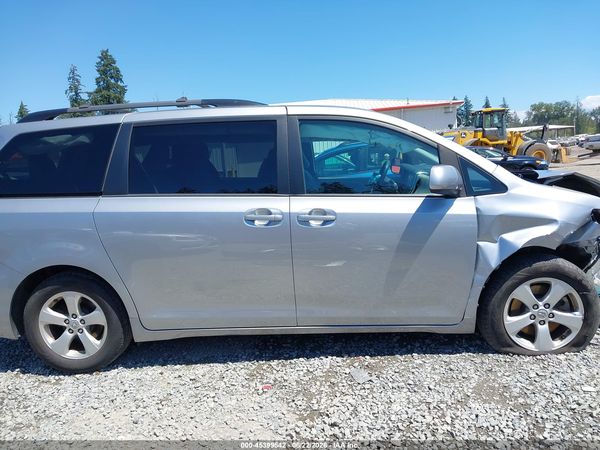 2017 TOYOTA SIENNA LE 8 PASSENGER — I116