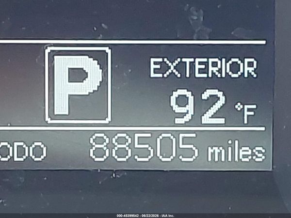 2017 TOYOTA SIENNA LE 8 PASSENGER — I118