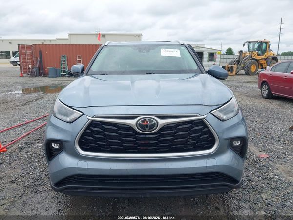 2022 TOYOTA HIGHLANDER XLE