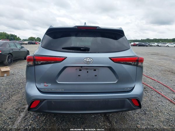 2022 TOYOTA HIGHLANDER XLE