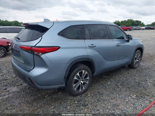 2022 TOYOTA HIGHLANDER XLE