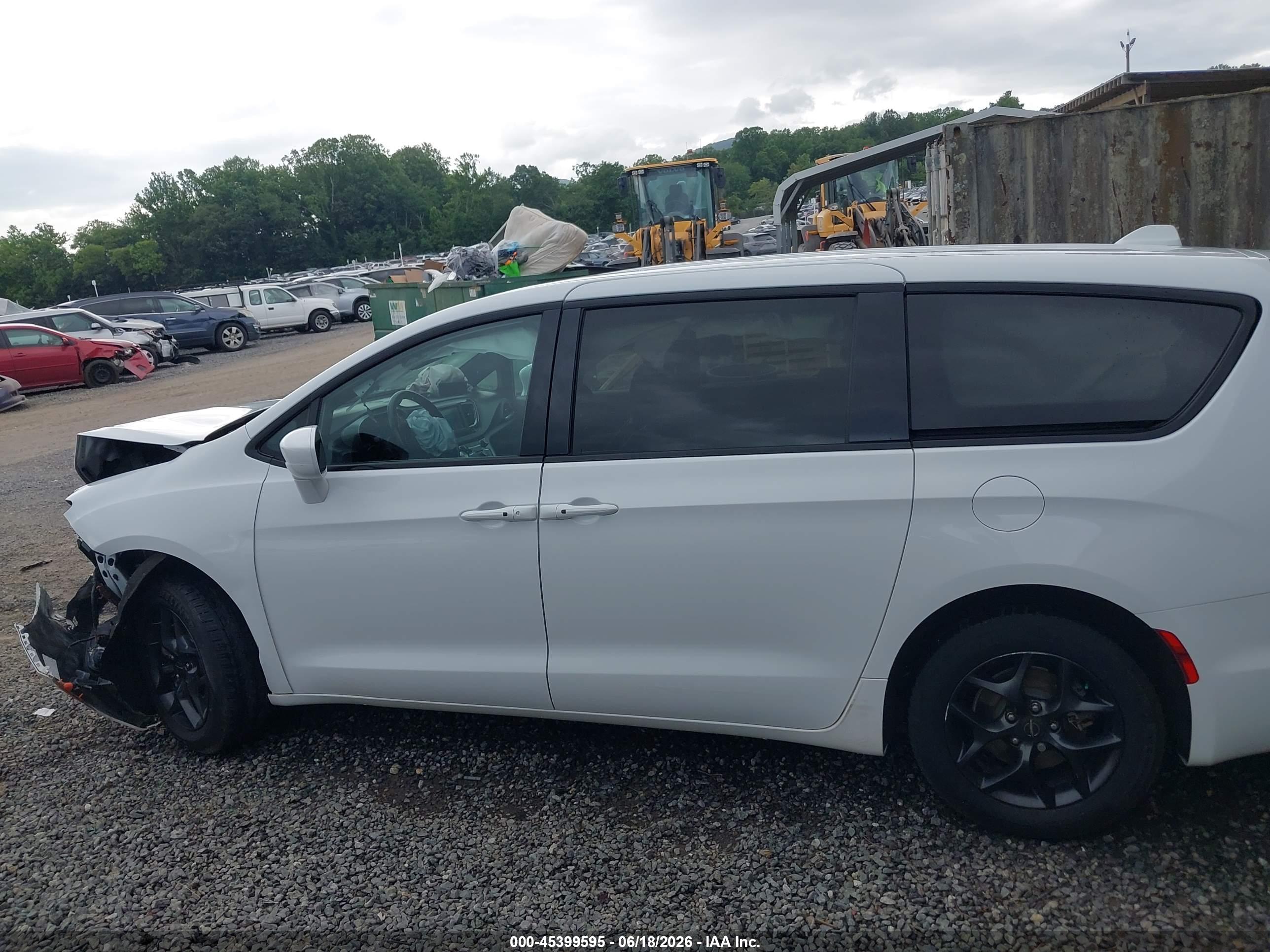 2019 CHRYSLER PACIFICA TOURING PLUS
