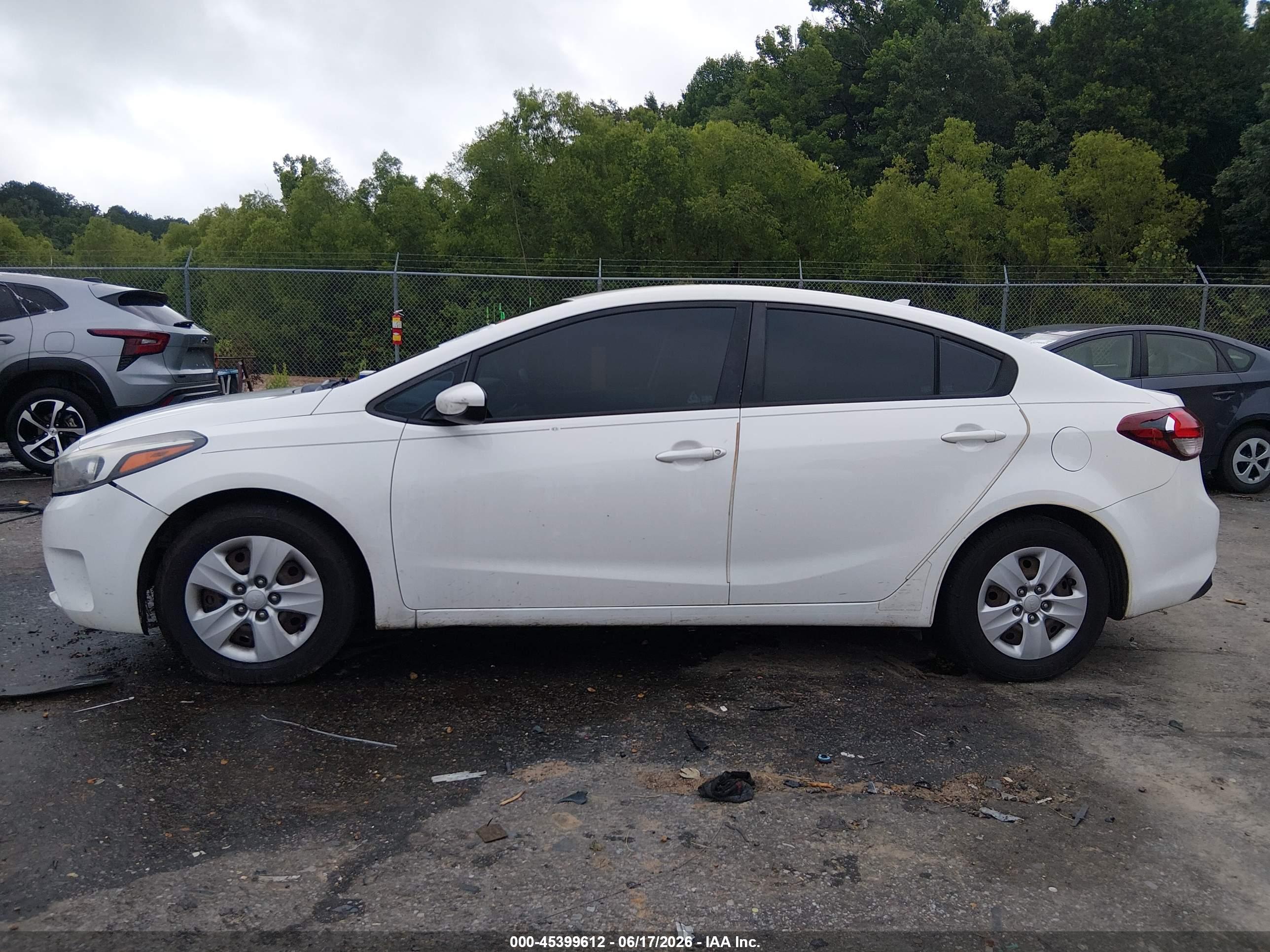 2017 KIA FORTE LX