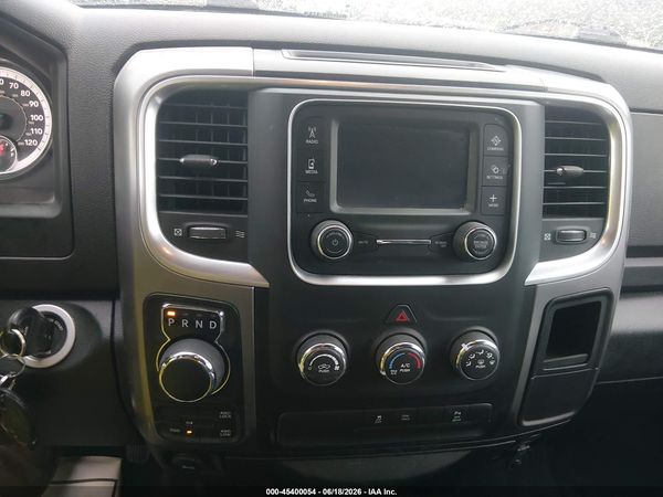 2022 RAM 1500 CLASSIC WARLOCK  4X4 5'7 BOX