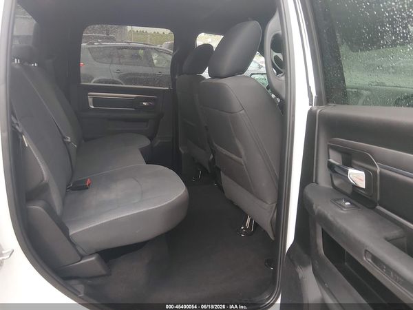 2022 RAM 1500 CLASSIC WARLOCK  4X4 5'7 BOX