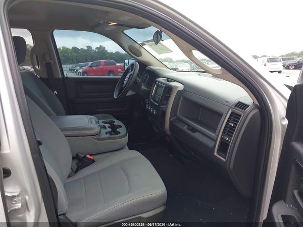 2017 RAM 1500 EXPRESS  4X4 6'4 BOX