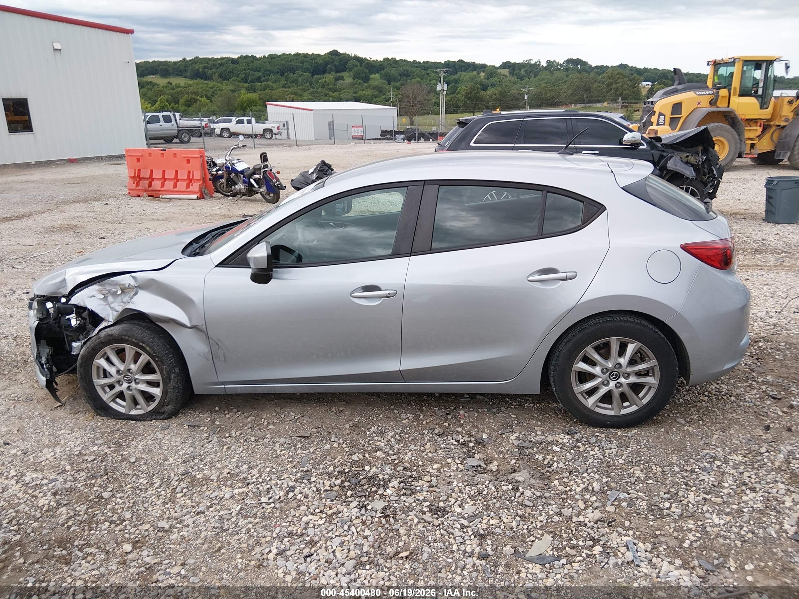 2017 MAZDA MAZDA3 SPORT
