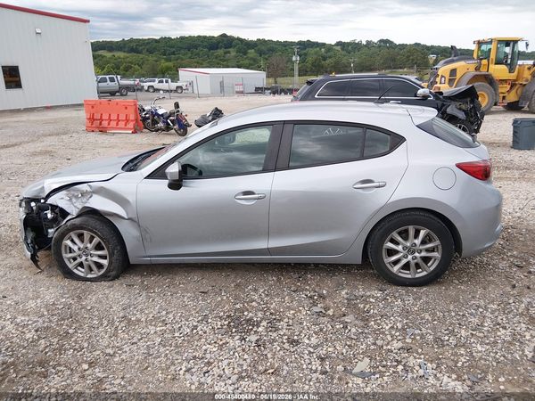 2017 MAZDA MAZDA3