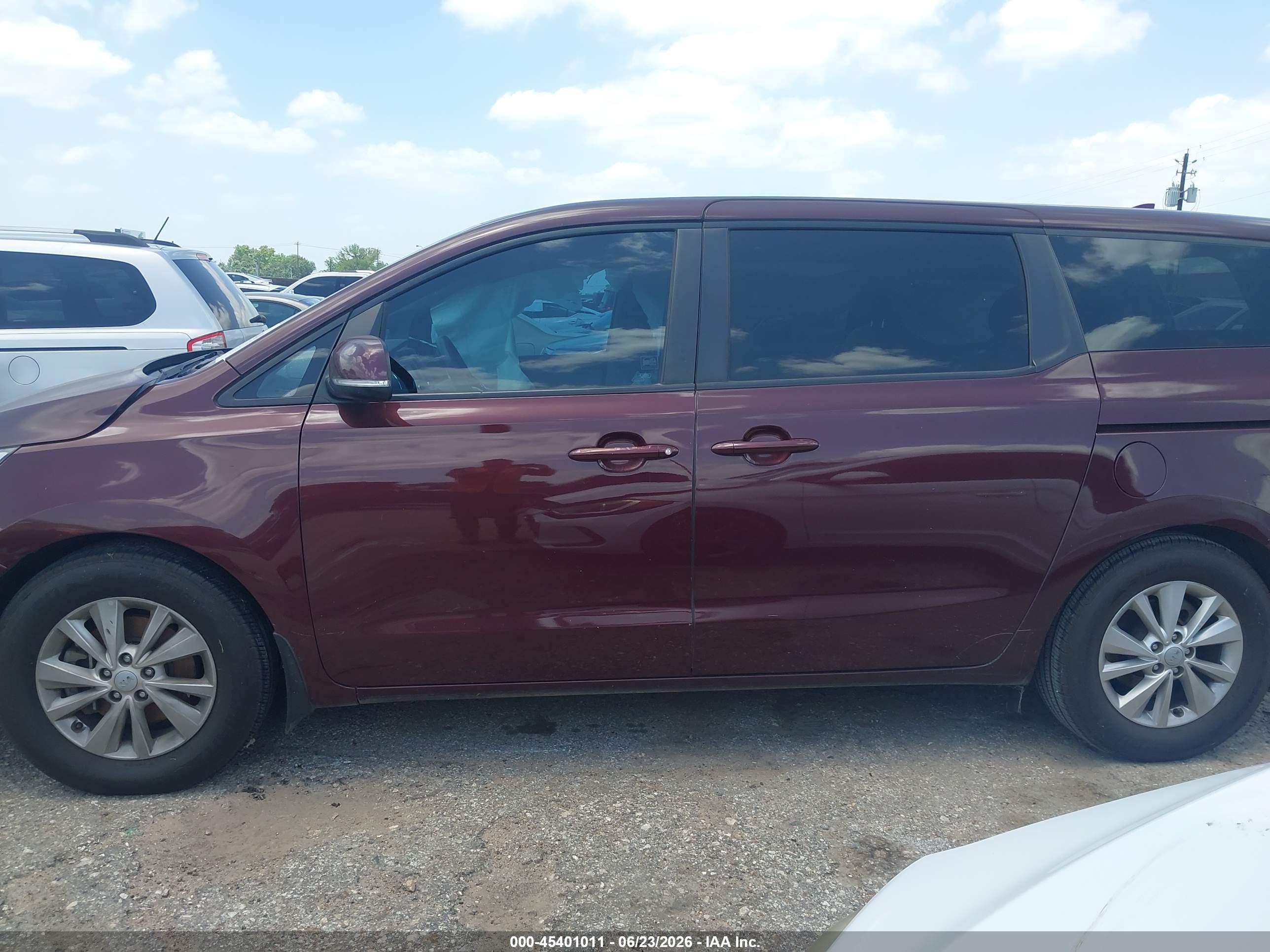 2018 KIA SEDONA LX