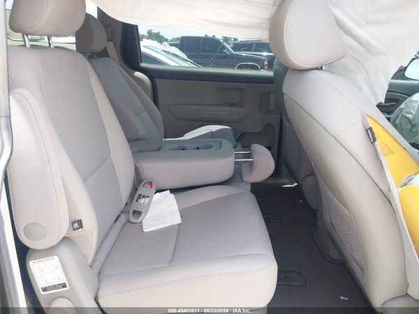 2018 KIA SEDONA LX