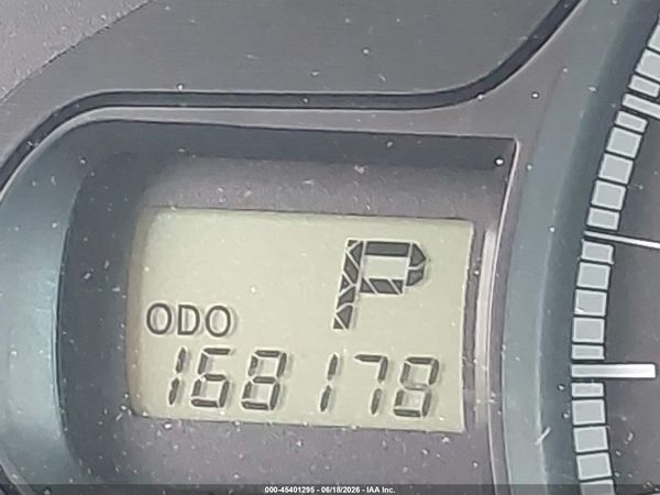 2013 TOYOTA SIENNA LE V6 8 PASSENGER
