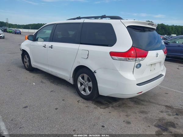 2013 TOYOTA SIENNA LE V6 8 PASSENGER