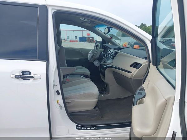 2013 TOYOTA SIENNA LE V6 8 PASSENGER