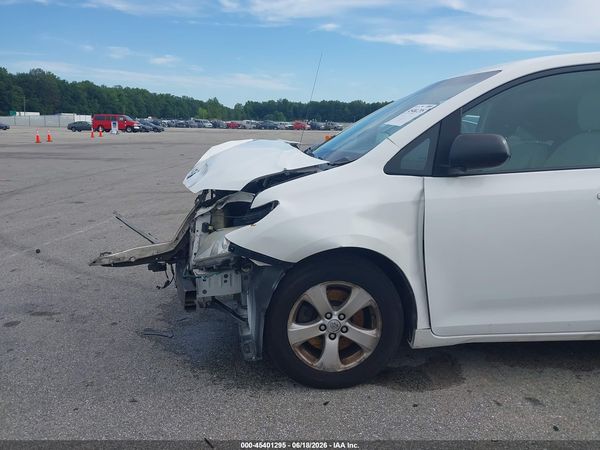 2013 TOYOTA SIENNA LE V6 8 PASSENGER