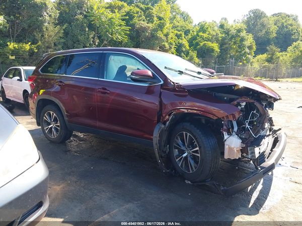 2019 TOYOTA HIGHLANDER LE