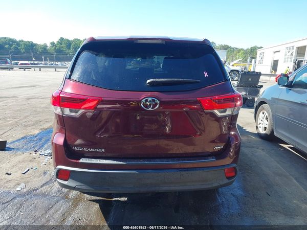 2019 TOYOTA HIGHLANDER LE