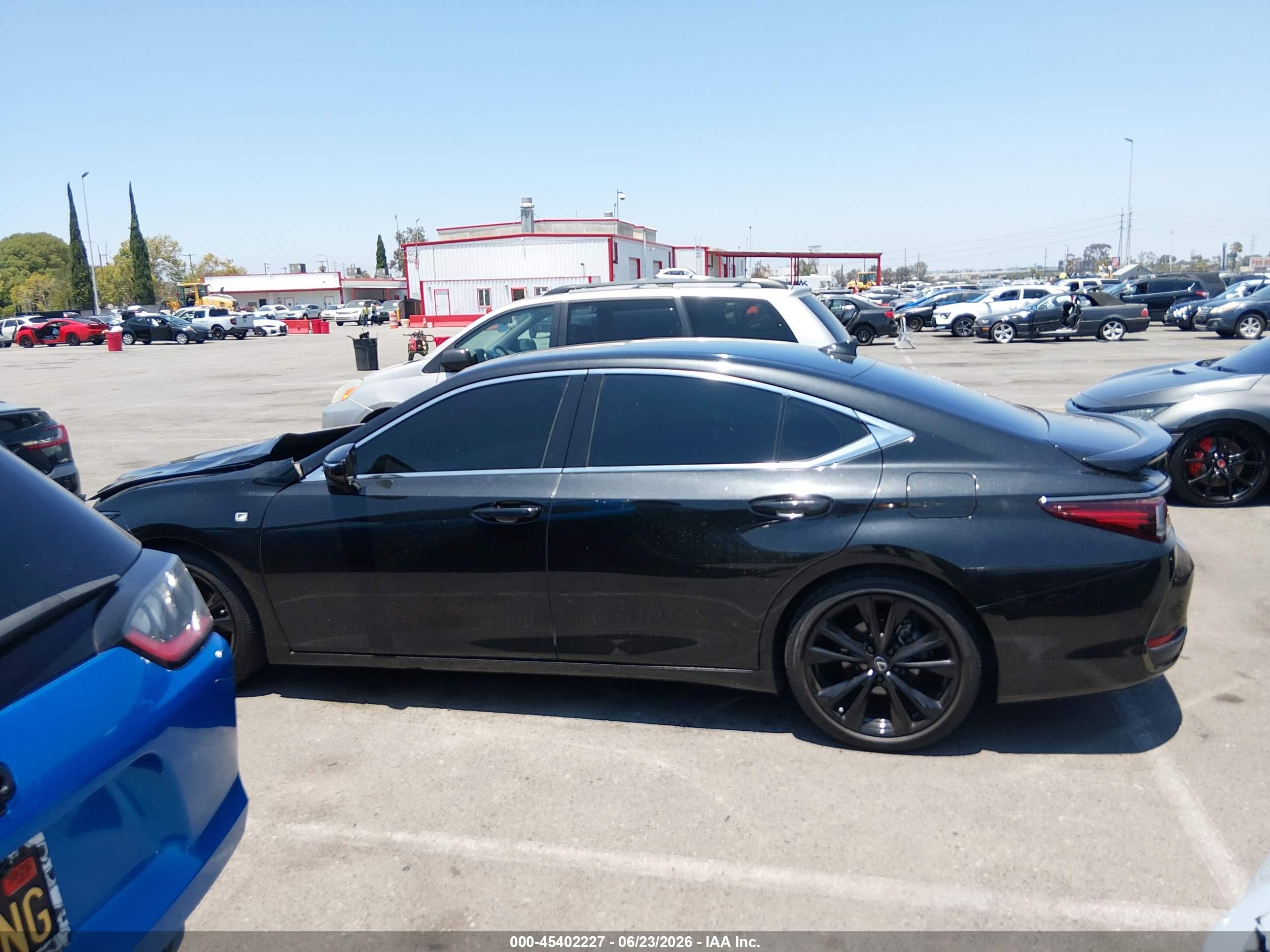 2022 LEXUS ES 300H F SPORT