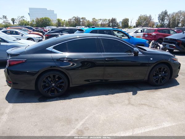 2022 LEXUS ES 300H F SPORT