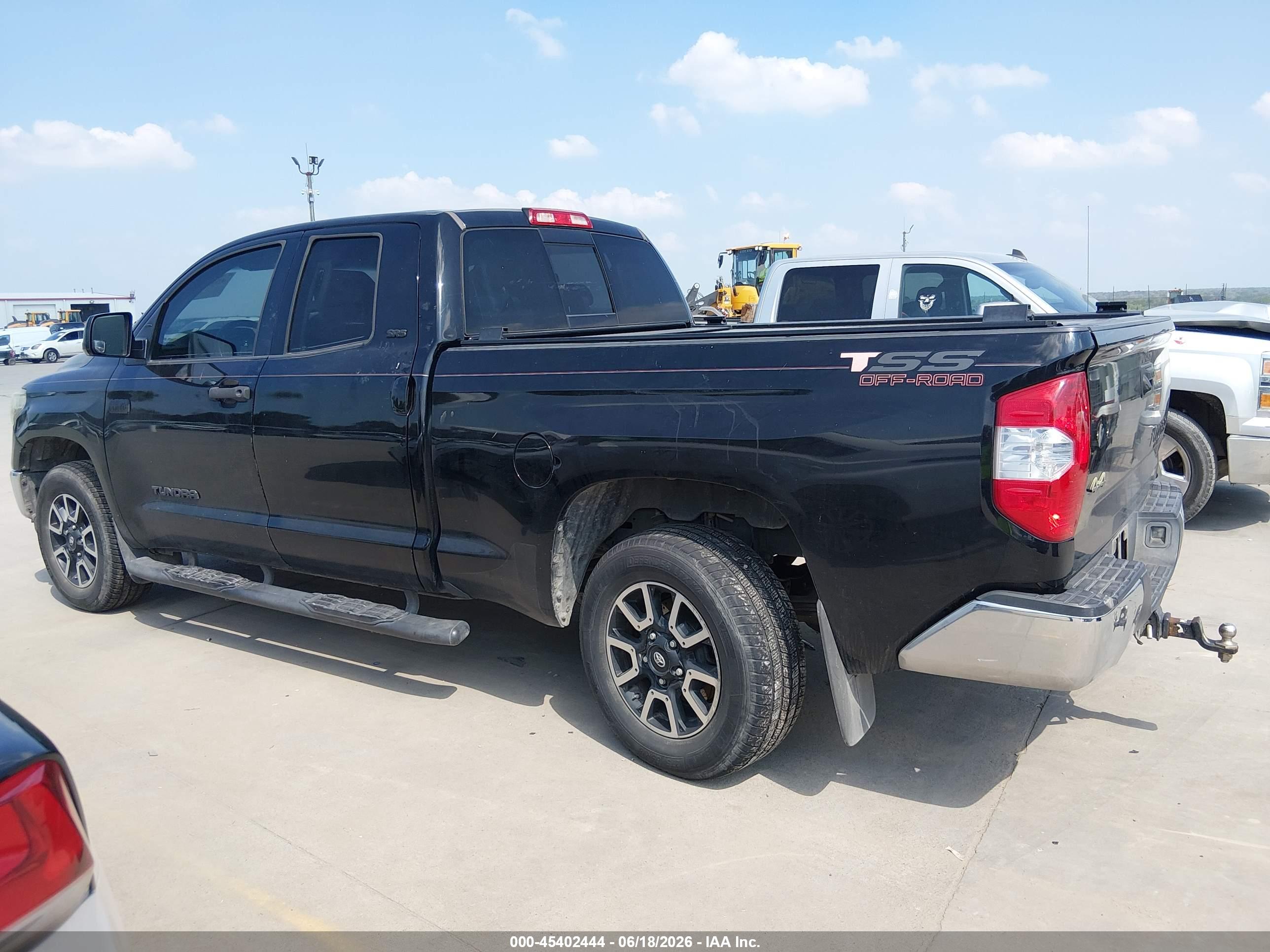 2016 TOYOTA TUNDRA SR5 5.7L V8
