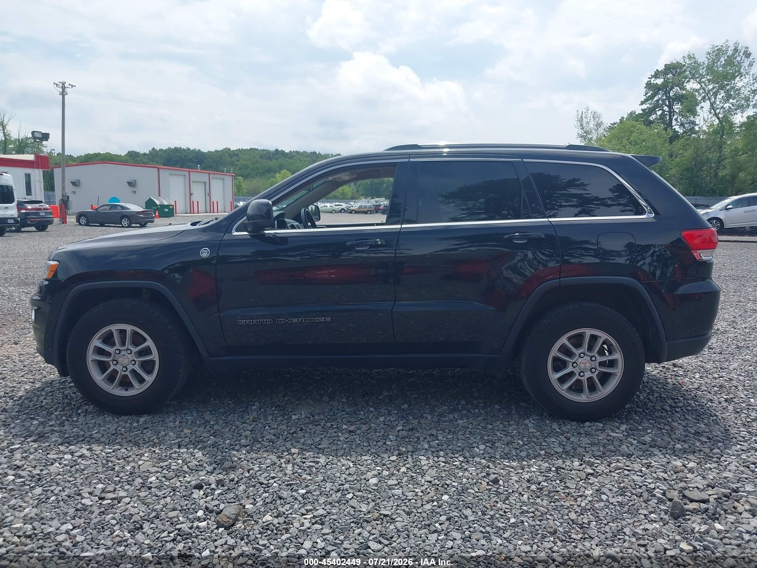 2019 JEEP GRAND CHEROKEE LAREDO E 4X4