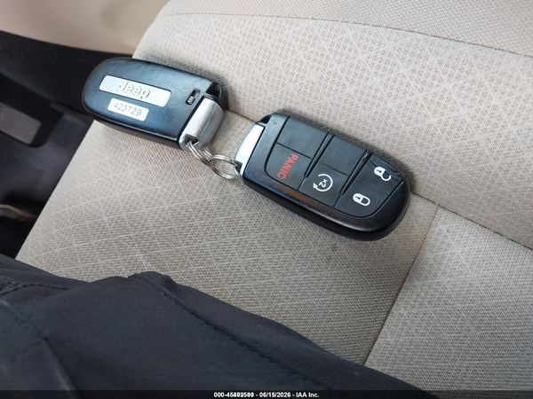 2019 JEEP GRAND CHEROKEE LAREDO E 4X4
