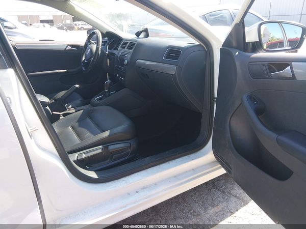 2017 VOLKSWAGEN JETTA 1.4T SE — I5