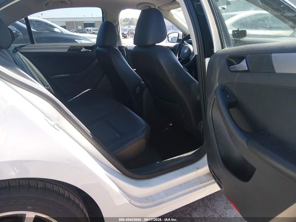 2017 VOLKSWAGEN JETTA 1.4T SE — I8