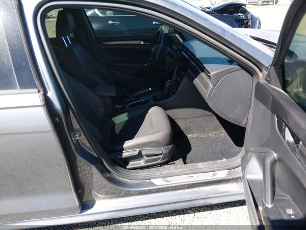 2021 VOLKSWAGEN PASSAT 2.0T R-LINE — I5