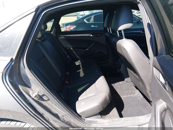 2021 VOLKSWAGEN PASSAT 2.0T R-LINE — I8