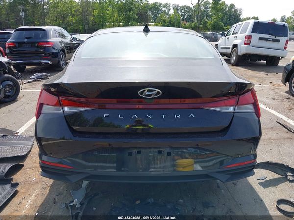 2023 HYUNDAI ELANTRA SE