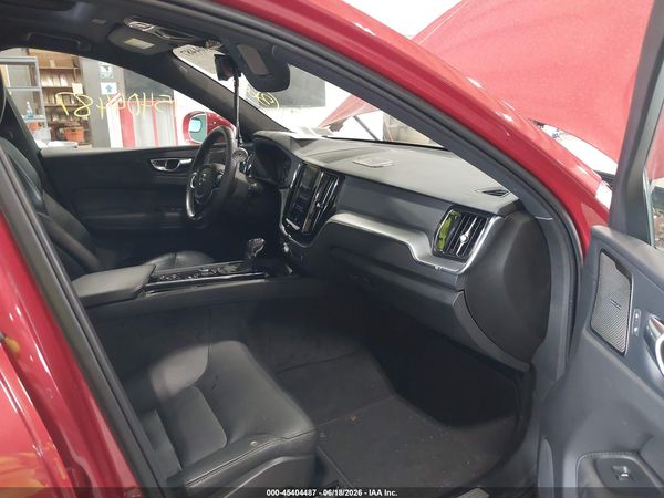 2020 VOLVO XC60 T5 MOMENTUM