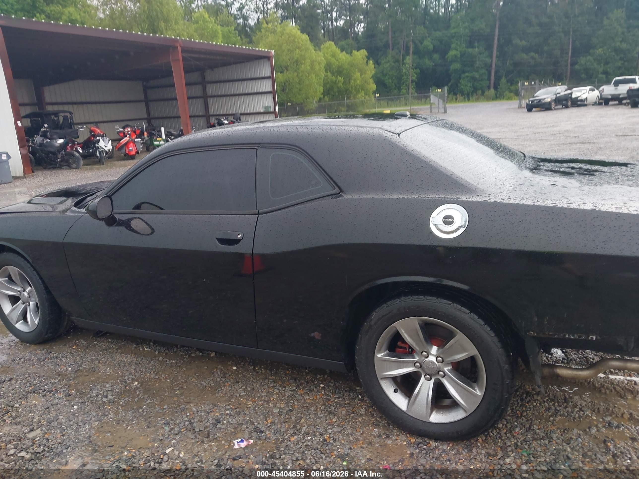 2016 DODGE CHALLENGER SXT