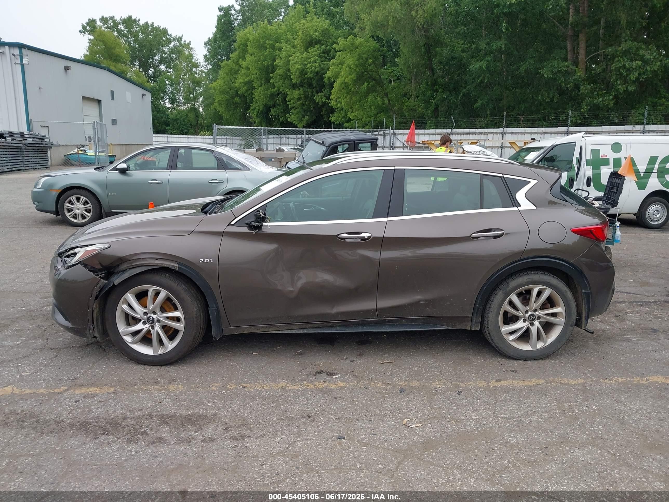 2019 INFINITI QX30 LUXE