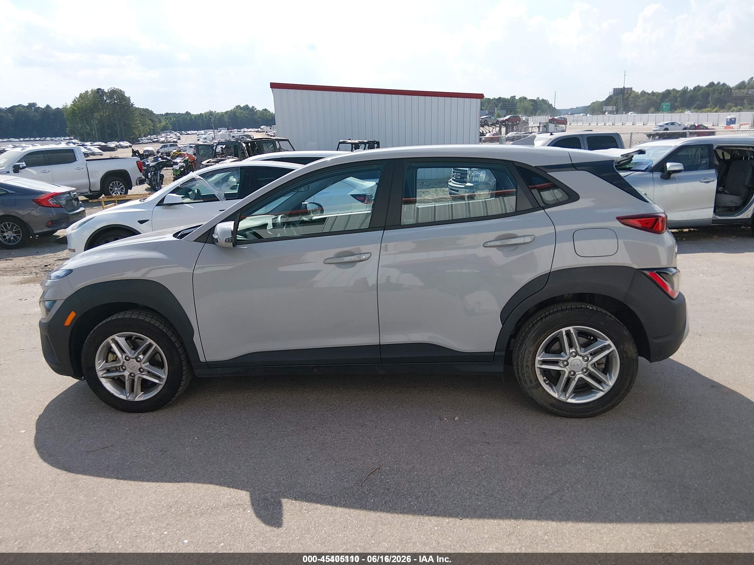2023 HYUNDAI KONA SE