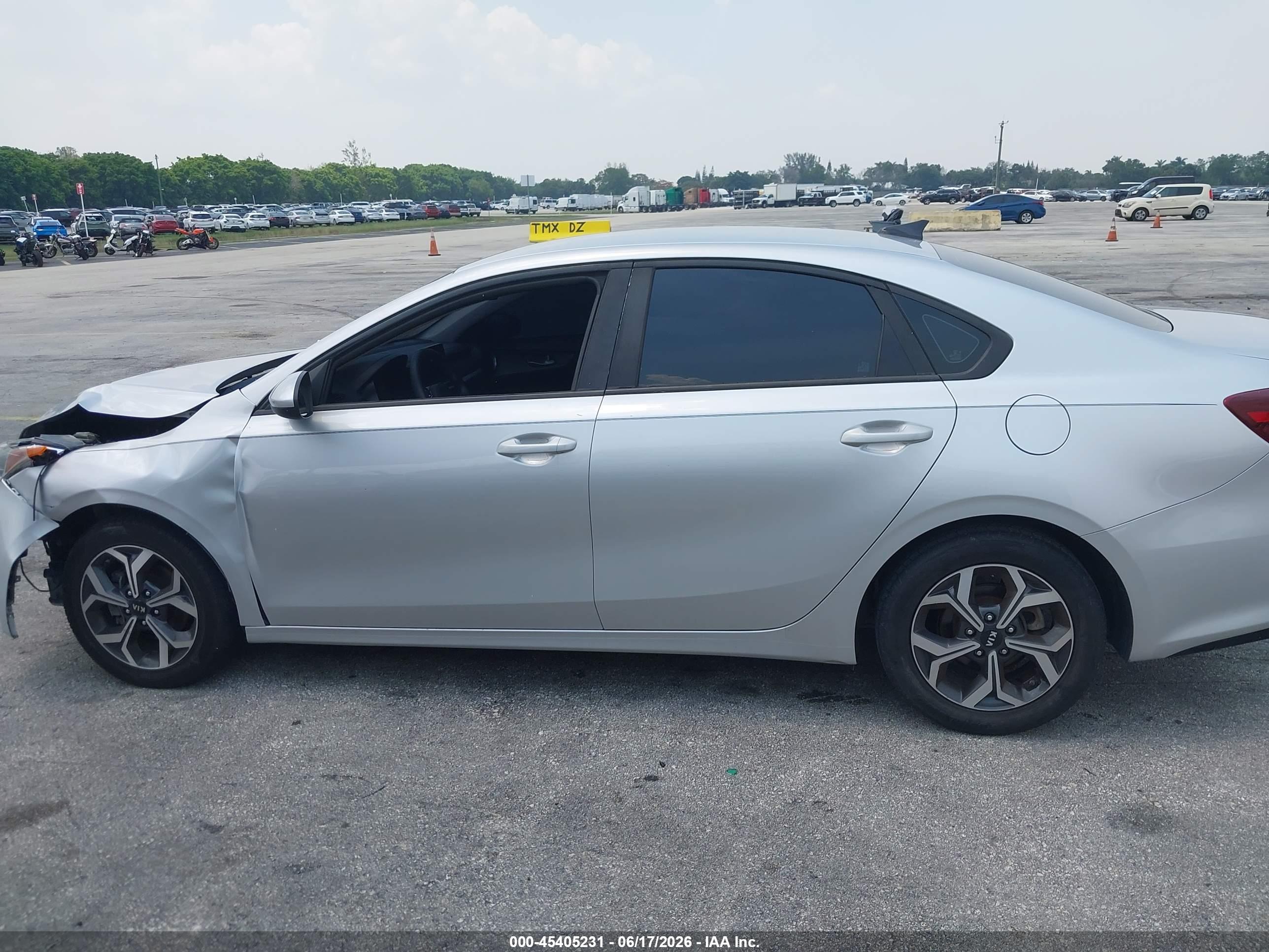 2019 KIA FORTE LXS