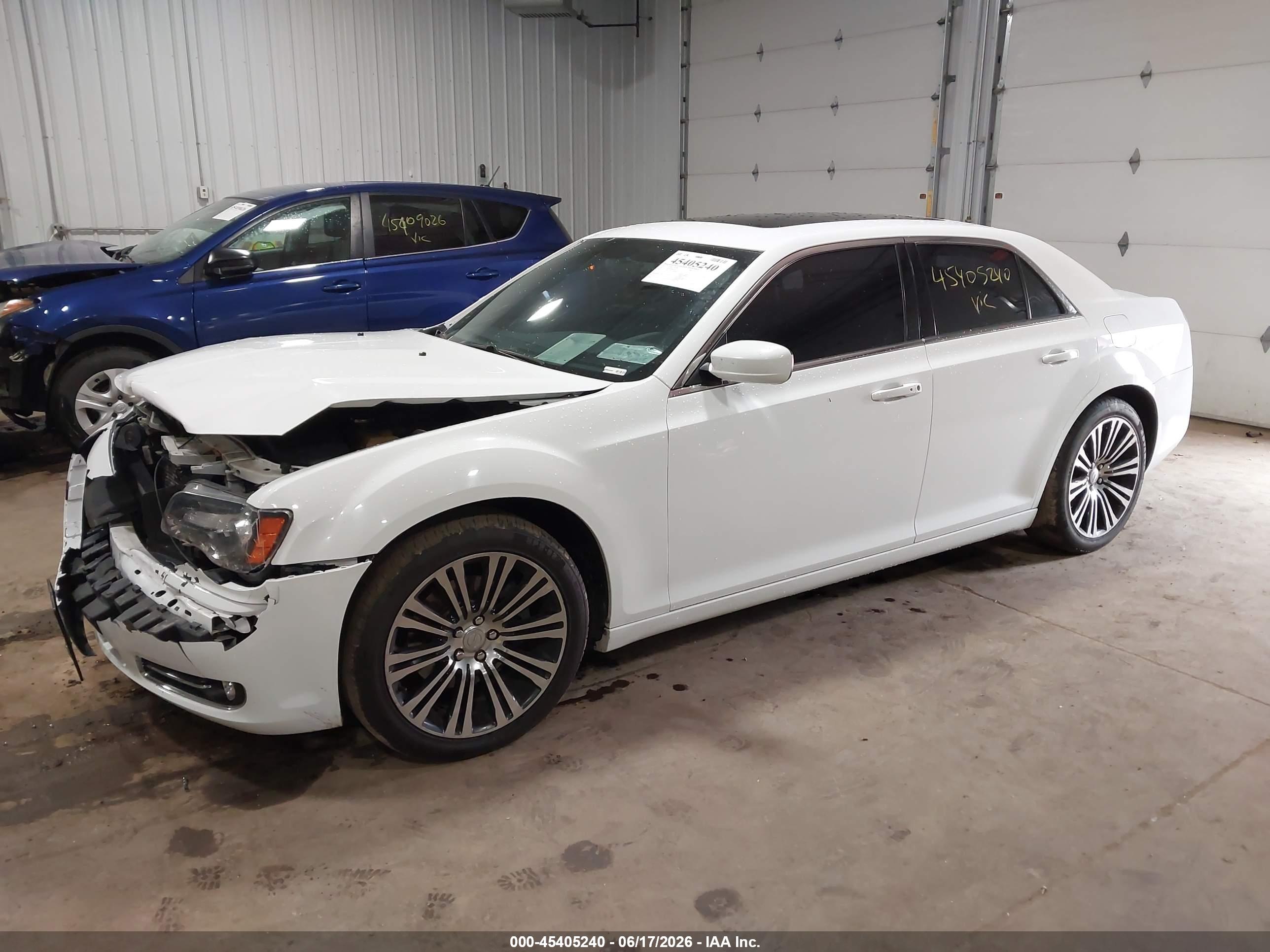 2013 CHRYSLER 300 300S — I2