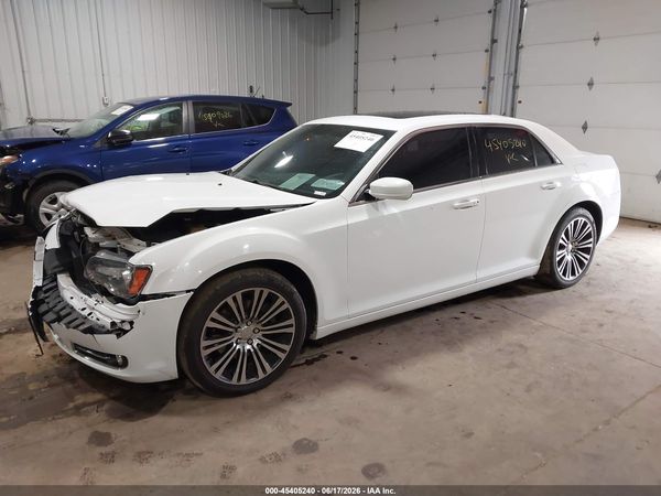 2013 CHRYSLER 300 — I2