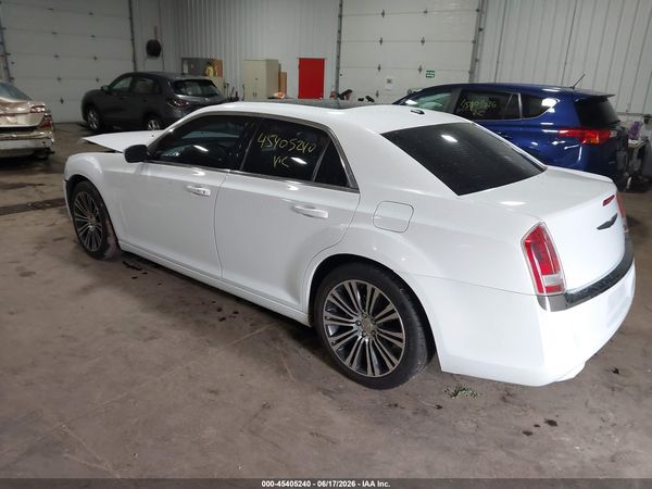 2013 CHRYSLER 300 300S — I3