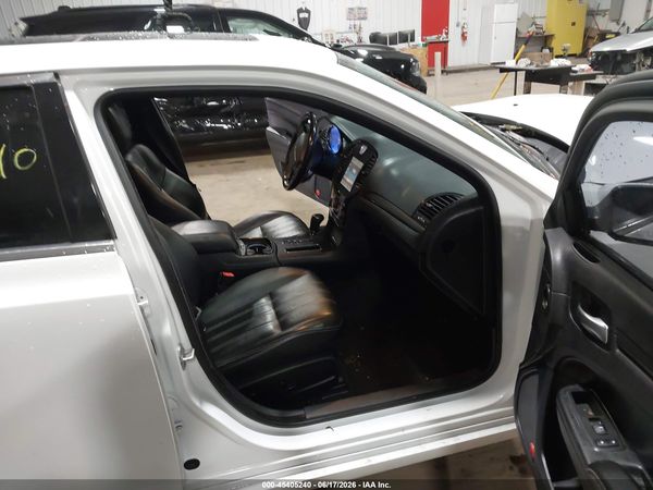 2013 CHRYSLER 300 300S — I5