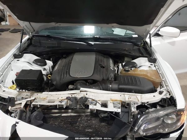 2013 CHRYSLER 300 300S — I10