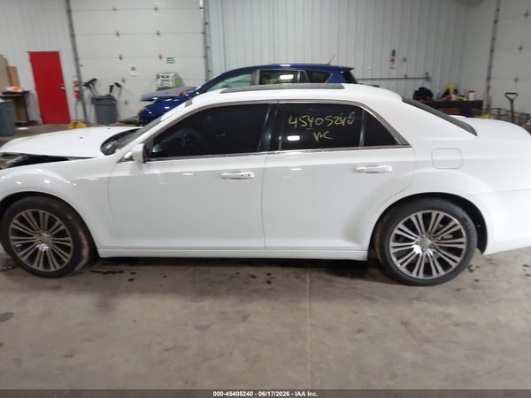 2013 CHRYSLER 300 300S — I117