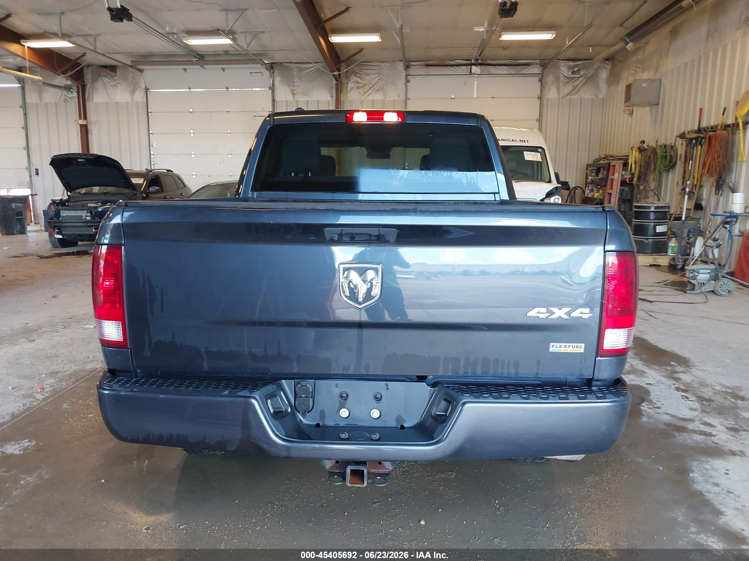 2019 RAM 1500 CLASSIC TRADESMAN  4X4 5'7 BOX